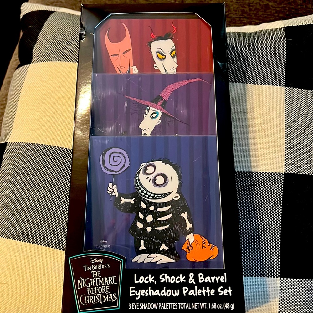 Look,shock, & barrel eyeshadow palette set!